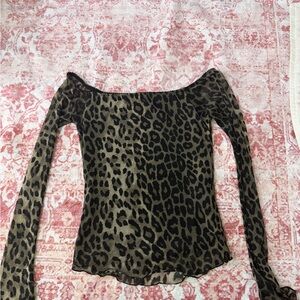 Forever 21 Leopard Print Long Sleeve Crop Top